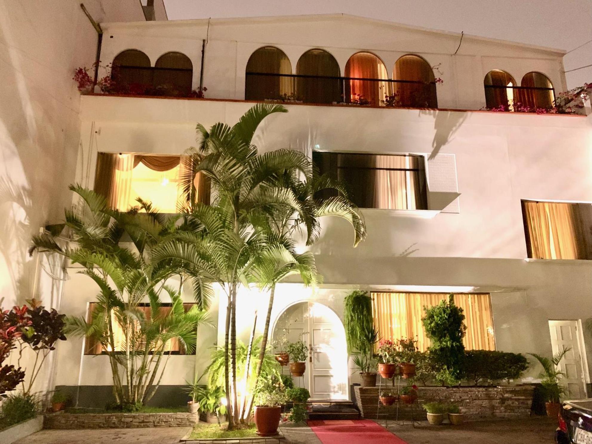 Casa Bella Boutique San Isidro Hotel